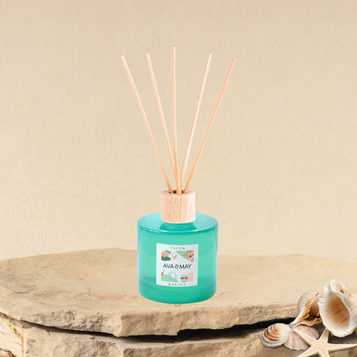 Parfum de cameră cu bețe AVA & MAY Tulum – Arome de Ambră, Iasomie și Patchouli – 200ml - Zaha Boutique