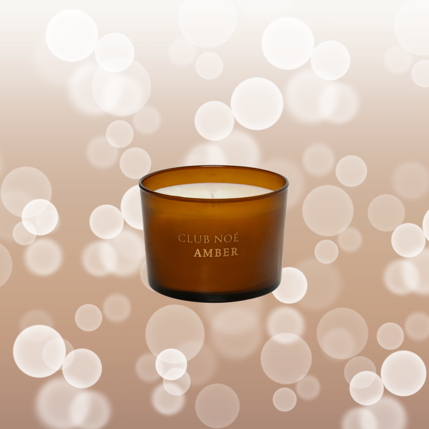 Lumânare parfumată AVA & MAY CLUB NOÉ AMBER 150g cu arome de ambră, lemn de santal și vanilie